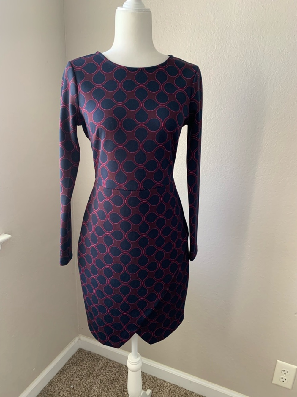 1. State Navy Long-Sleeve Sheath Dress with Pink Circle Print